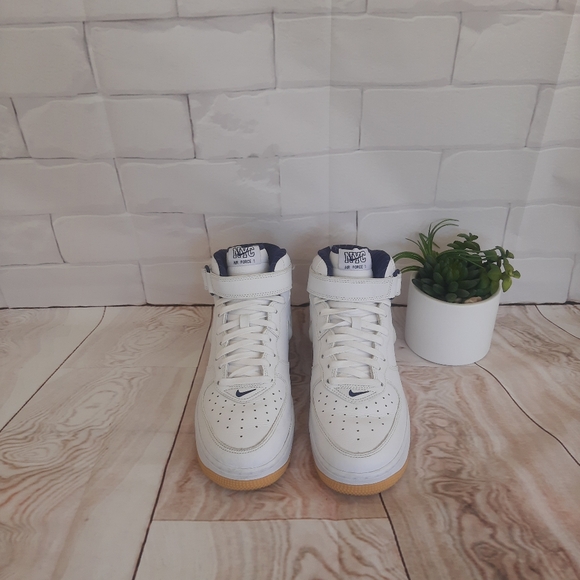 Nike Air Force 1 Mid Jewel QS “NYC - Yankees”- Mens size 9.5 - Picture 2 of 8